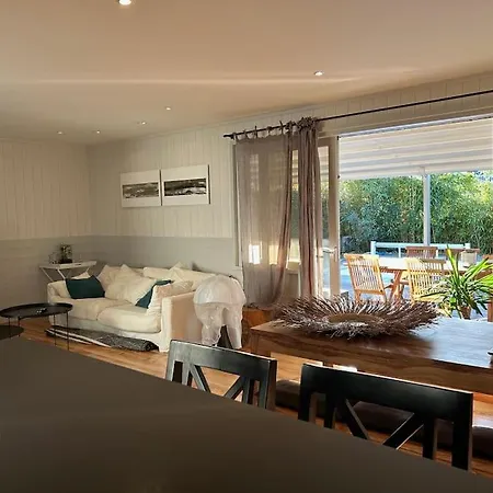 Avec Piscine * 拉特斯特德布赫