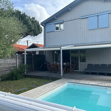 Avec Piscine *