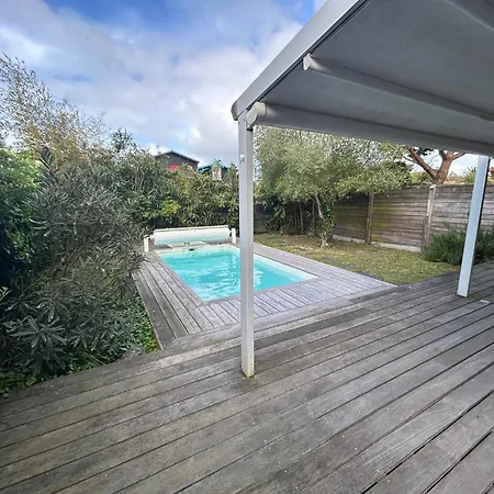 Avec Piscine *